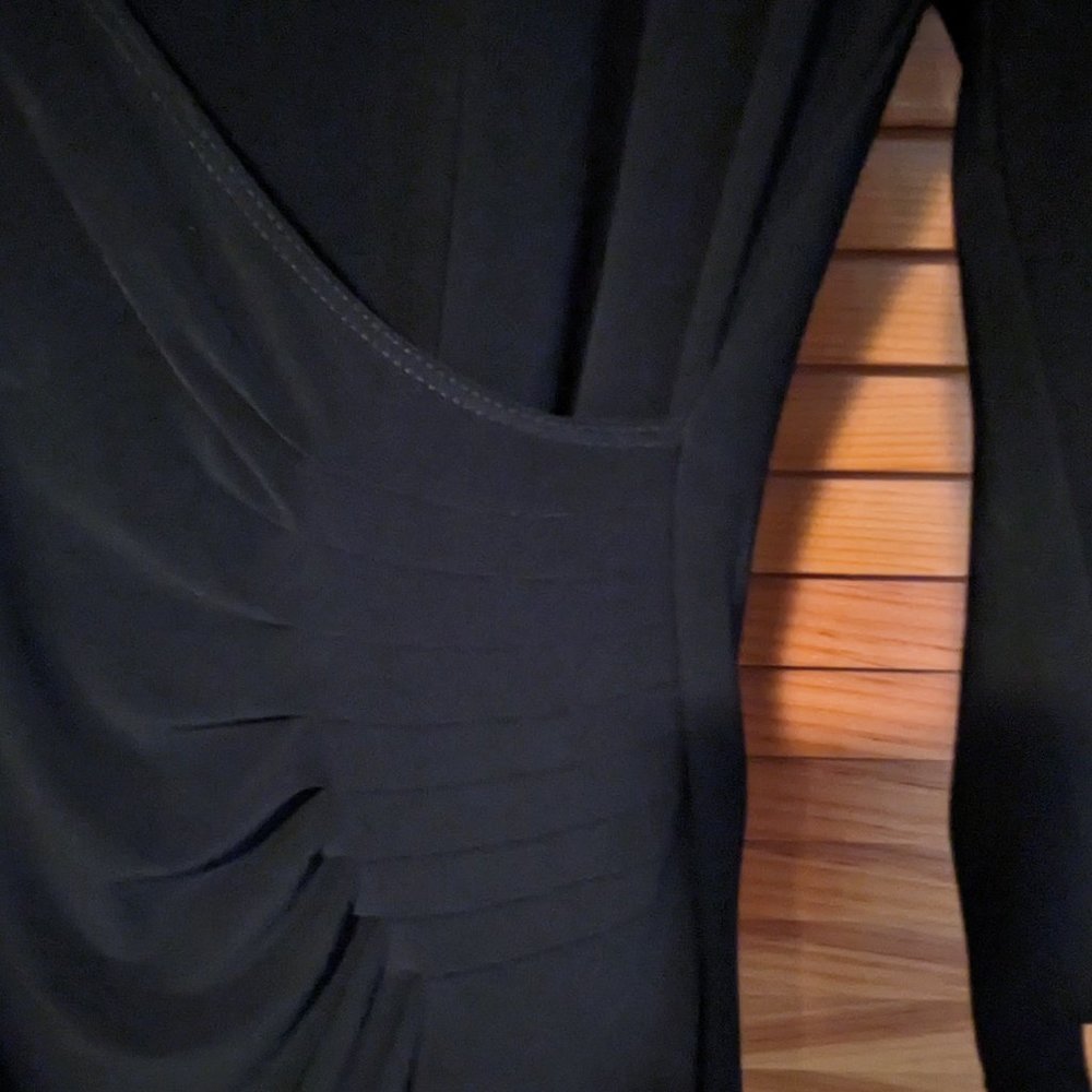 Robe - Picture 4 of 6